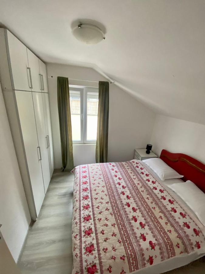 Apartments Kuc Τίβατ Εξωτερικό φωτογραφία