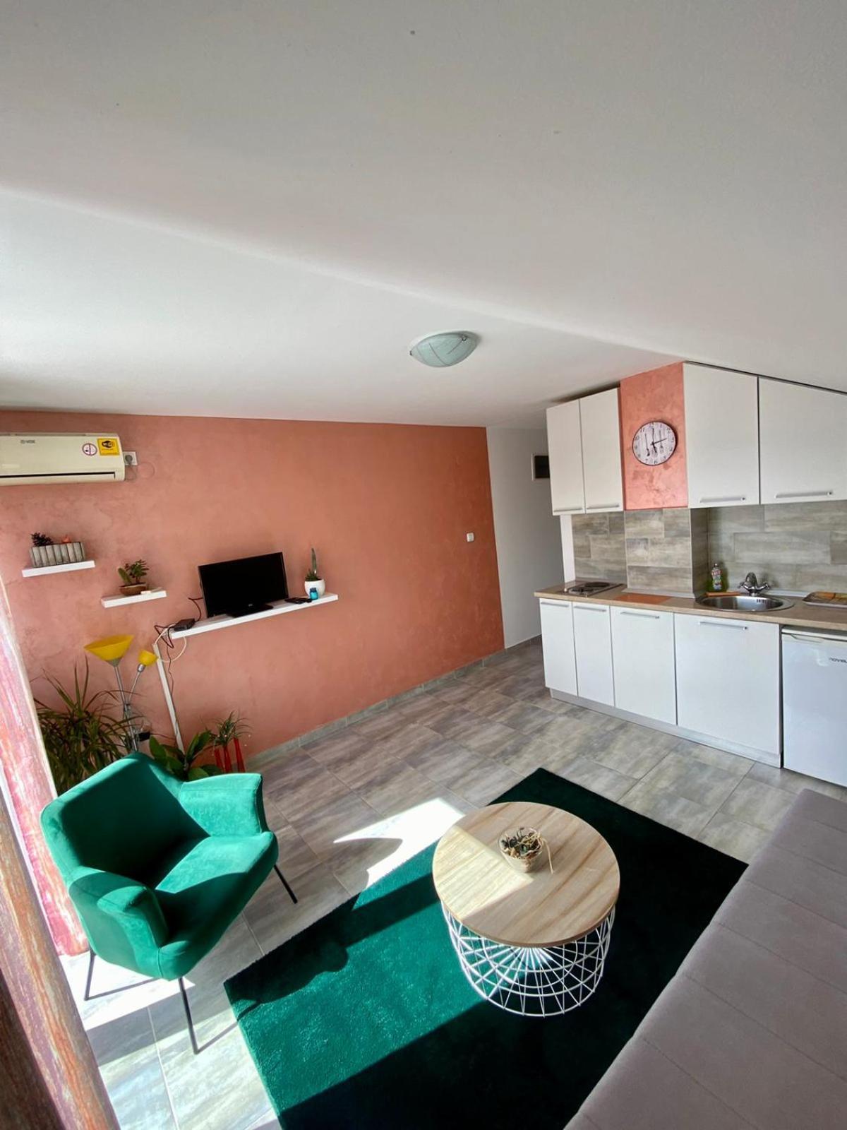 Apartments Kuc Τίβατ Δωμάτιο φωτογραφία