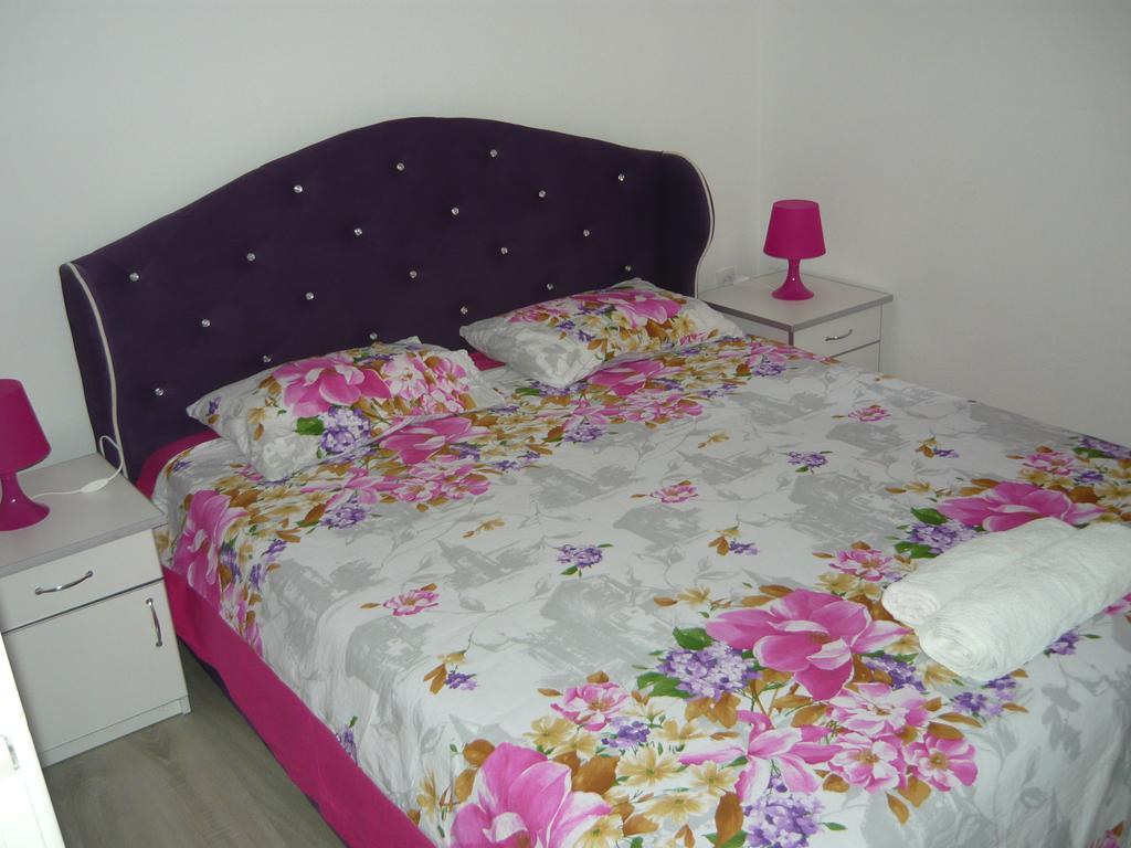 Apartments Kuc Τίβατ Εξωτερικό φωτογραφία